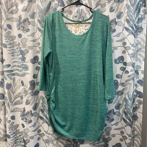 ✨ NWT! ✨ long lace back detail top